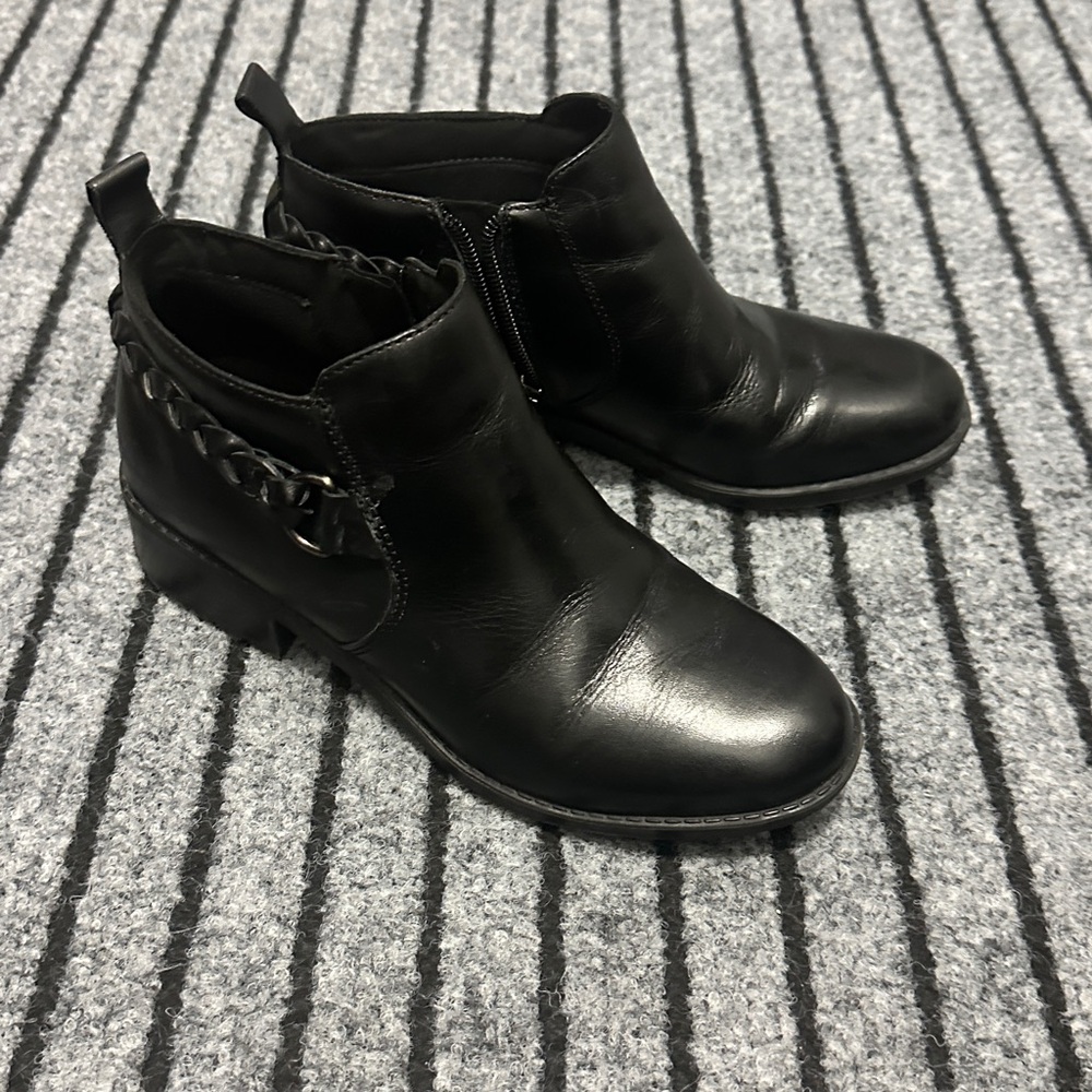 Easy Spirit Black Leather Ankle Boots Size 5.5